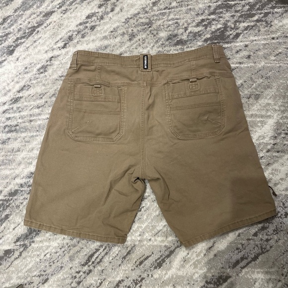 Caterpillar Men Beige Cargo shorts size 38 - Picture 2 of 7